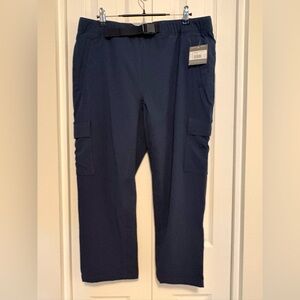 BNWT! Navy Blue Eddie Bauer women’s hiking cargo pants in size 12.